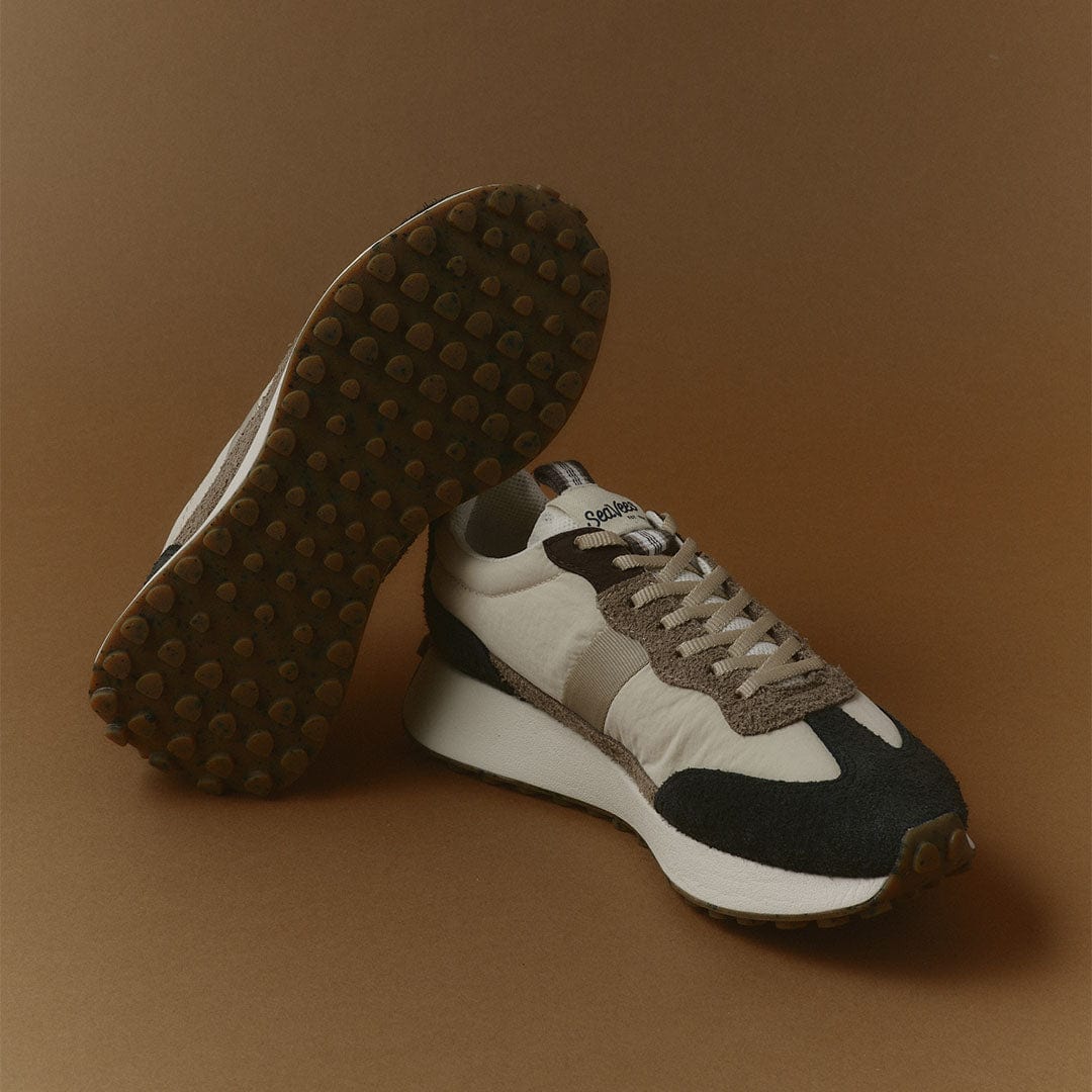 Mens - Acorn Trainer - Black and Tan - Image 9